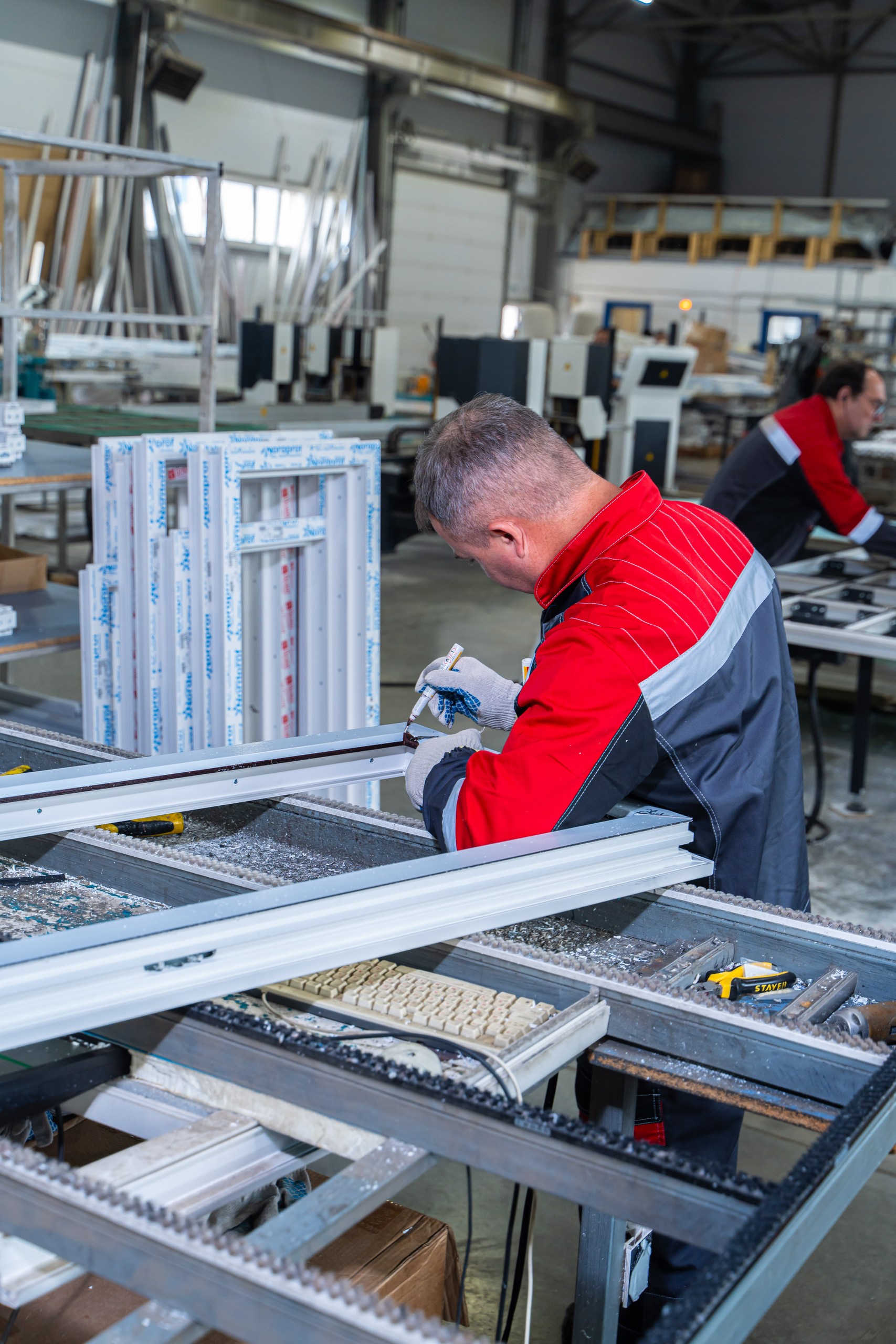 Работа на линии сборки